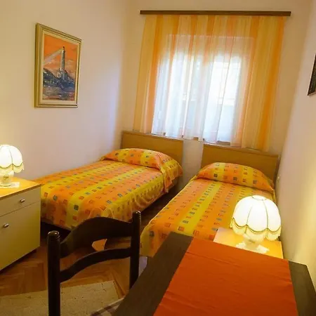 Apartman Strandnahe Jure Mit Grosser Terrasse